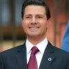El-Lic-Enrique-Peña-Nieto-Presidente-de-México,-portando-el-círculo-azul